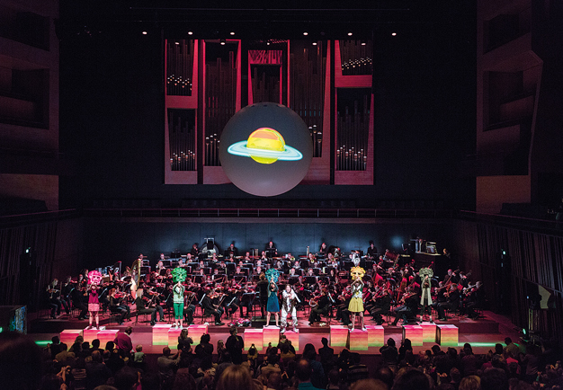 Planets haning over the orchestra from a produktion in Luxembourg