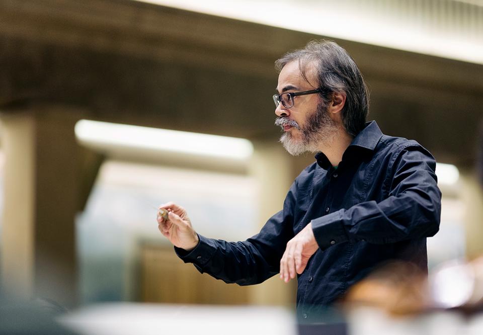 Man conducting, Photo.