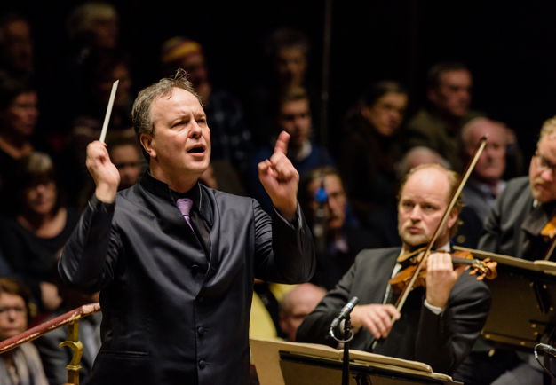 Photo of the conductor Sakari Oramo