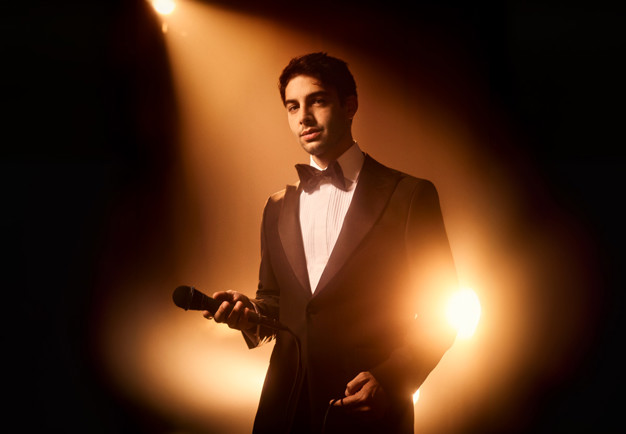 Närbild på ung kille. Fotografi