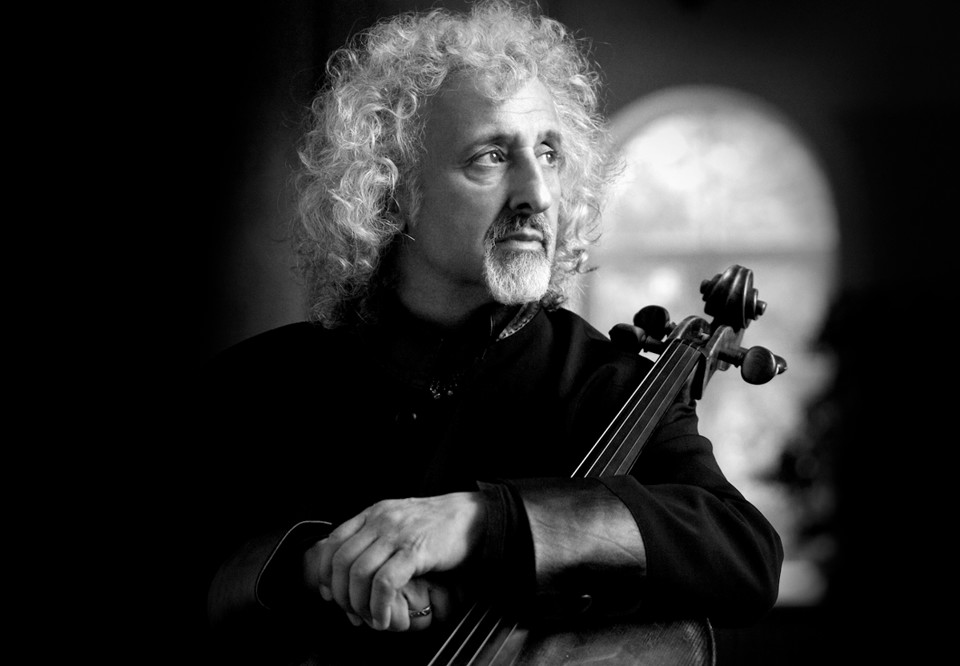 Svartvit porträttbild av Mischa Maisky
