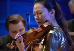 Woman playing the violin. From the concert.