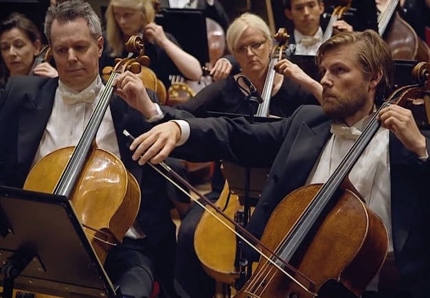 Cellisten Johannes Rostamo i utdrag ur filmen spelandes cello. 