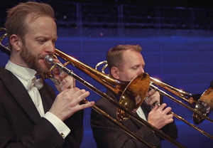 Utdrag ur stämfilmen med tromboner. Fotografi.