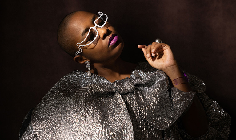 Närbild på kvinna. Fotografi.