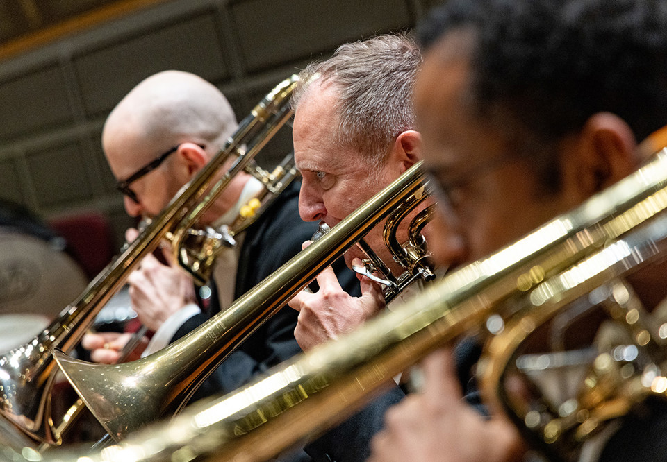 Musiker som spelar. Fotografi.