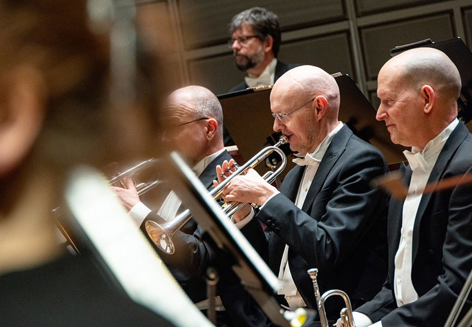 Musiker som spelar. Fotografi.