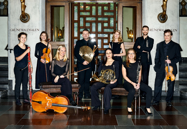 Group with musicians. Photo.