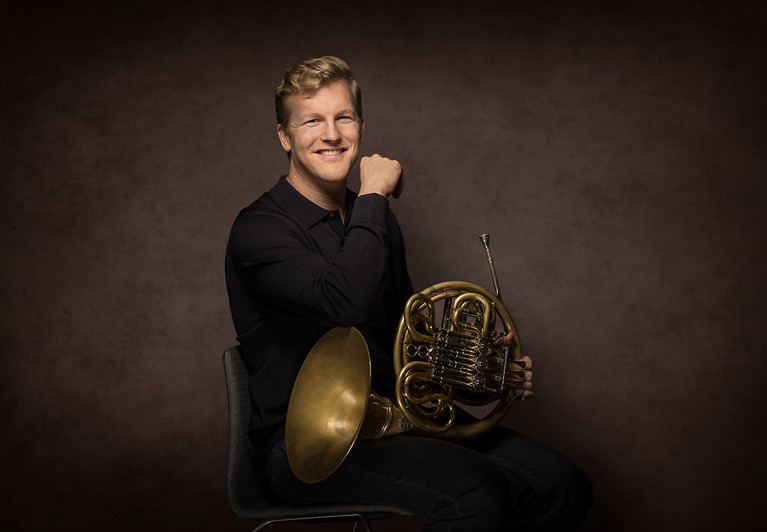 Fotografi. Suddig bild av en korridor i huset. 