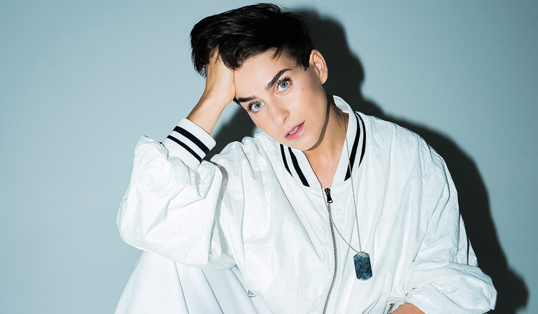 Närbild på kvinna. Fotografi.