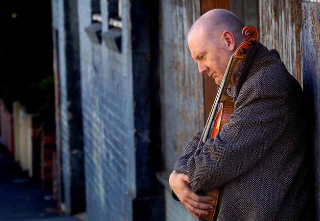 Brett Dean is the soloist in his own new piece. Photography.