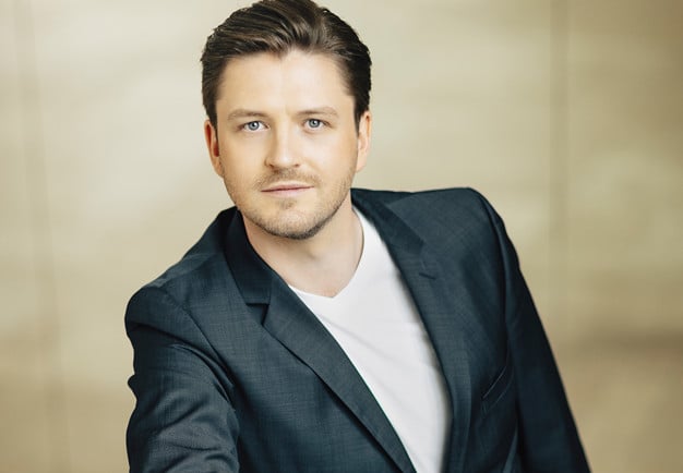 Närbild på man. Fotografi.