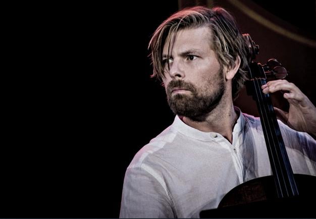 Man playing the cello. Photography