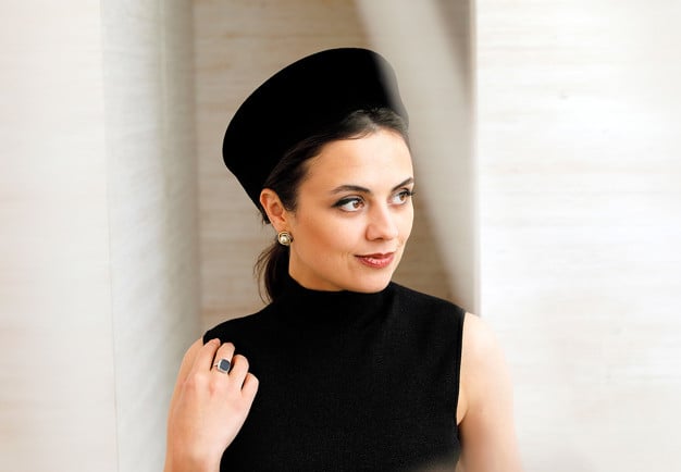 Närbild på ung kvinna. Fotografi.