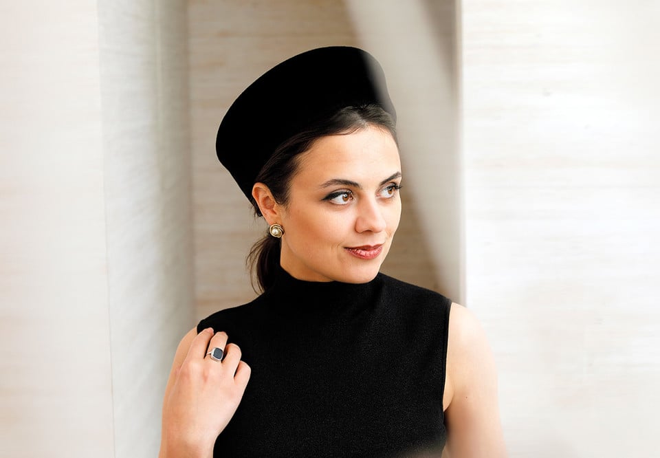 Närbild på ung kvinna. Fotografi.