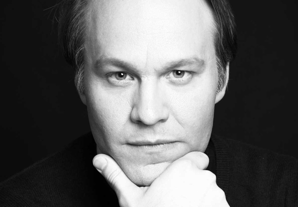 Svartvit närbild av Staffan Liljas. Foto.