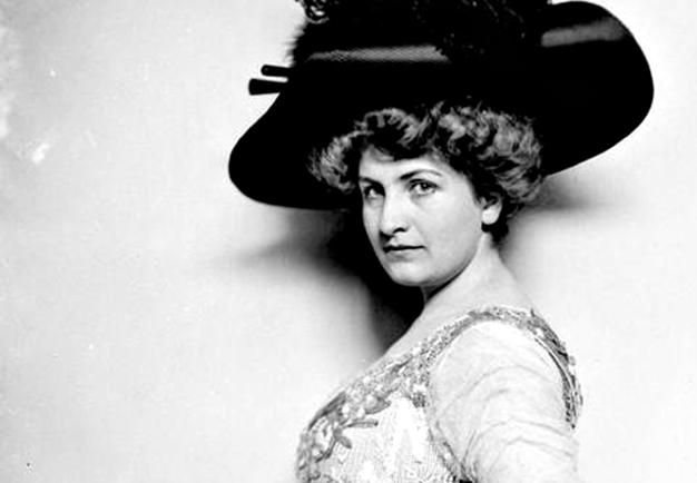 Woman with a large hat. Black and white photo.